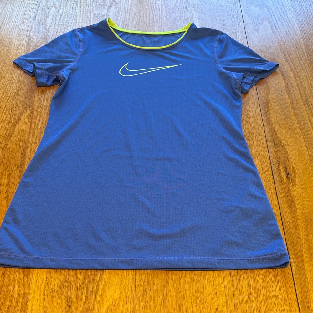 Nike Girls Blue and Yellow Short Sleeve Tee